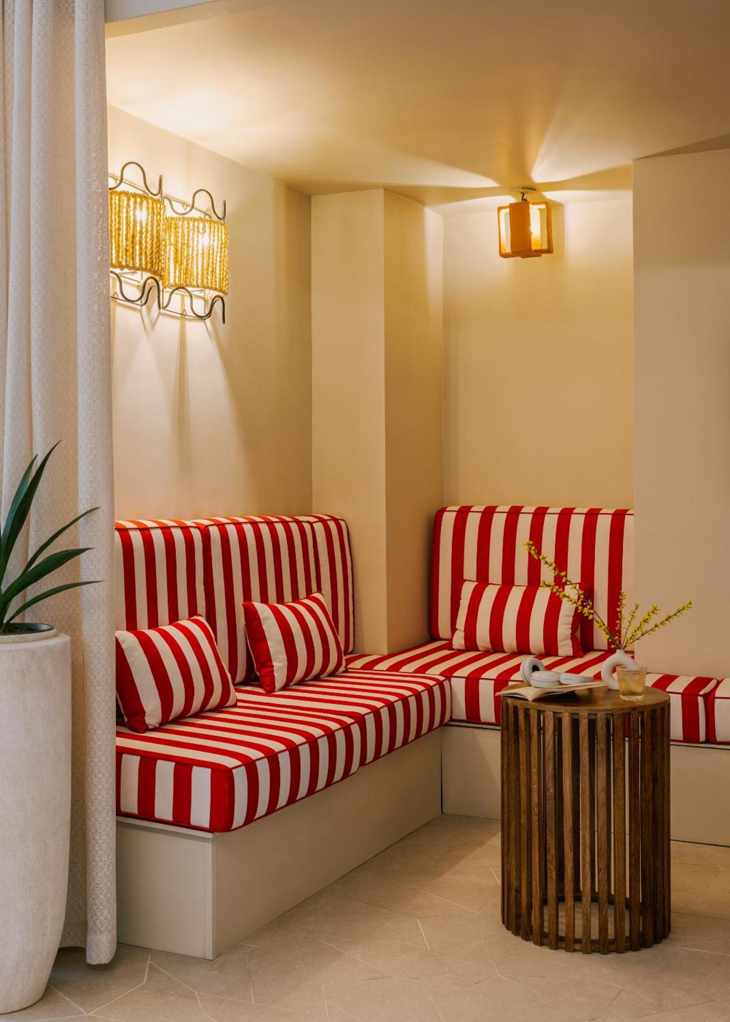 Yelo Lumiere Powered By Sonder Hotel คานส์ ภายนอก รูปภาพ