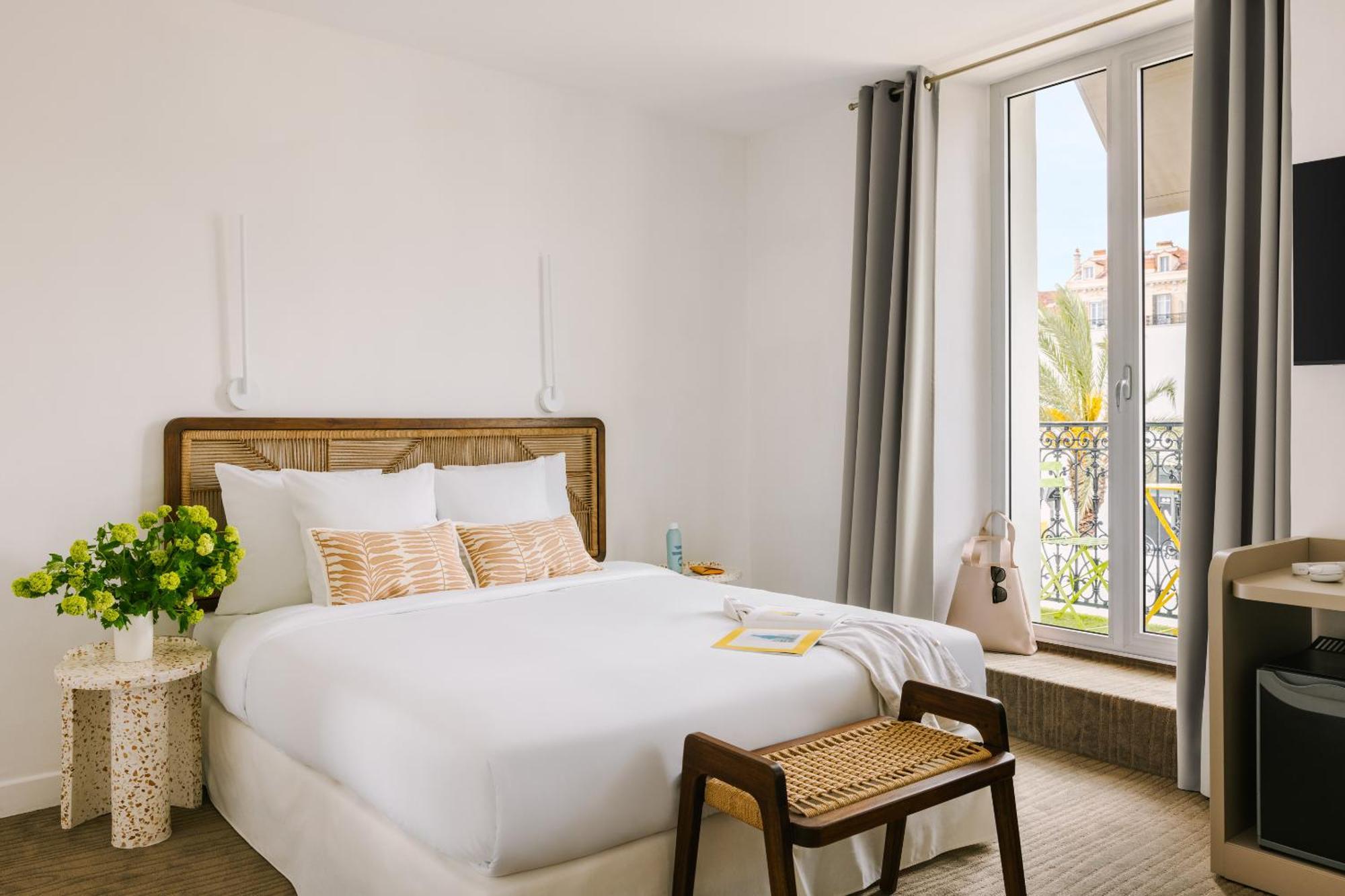 Yelo Lumiere Powered By Sonder Hotel คานส์ ภายนอก รูปภาพ