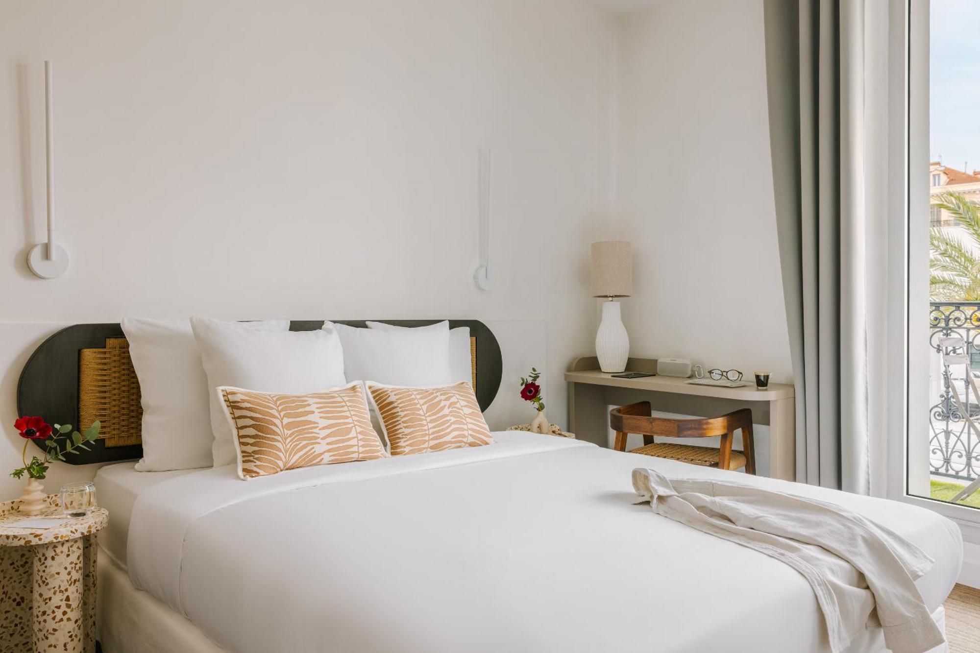 Yelo Lumiere Powered By Sonder Hotel คานส์ ภายนอก รูปภาพ