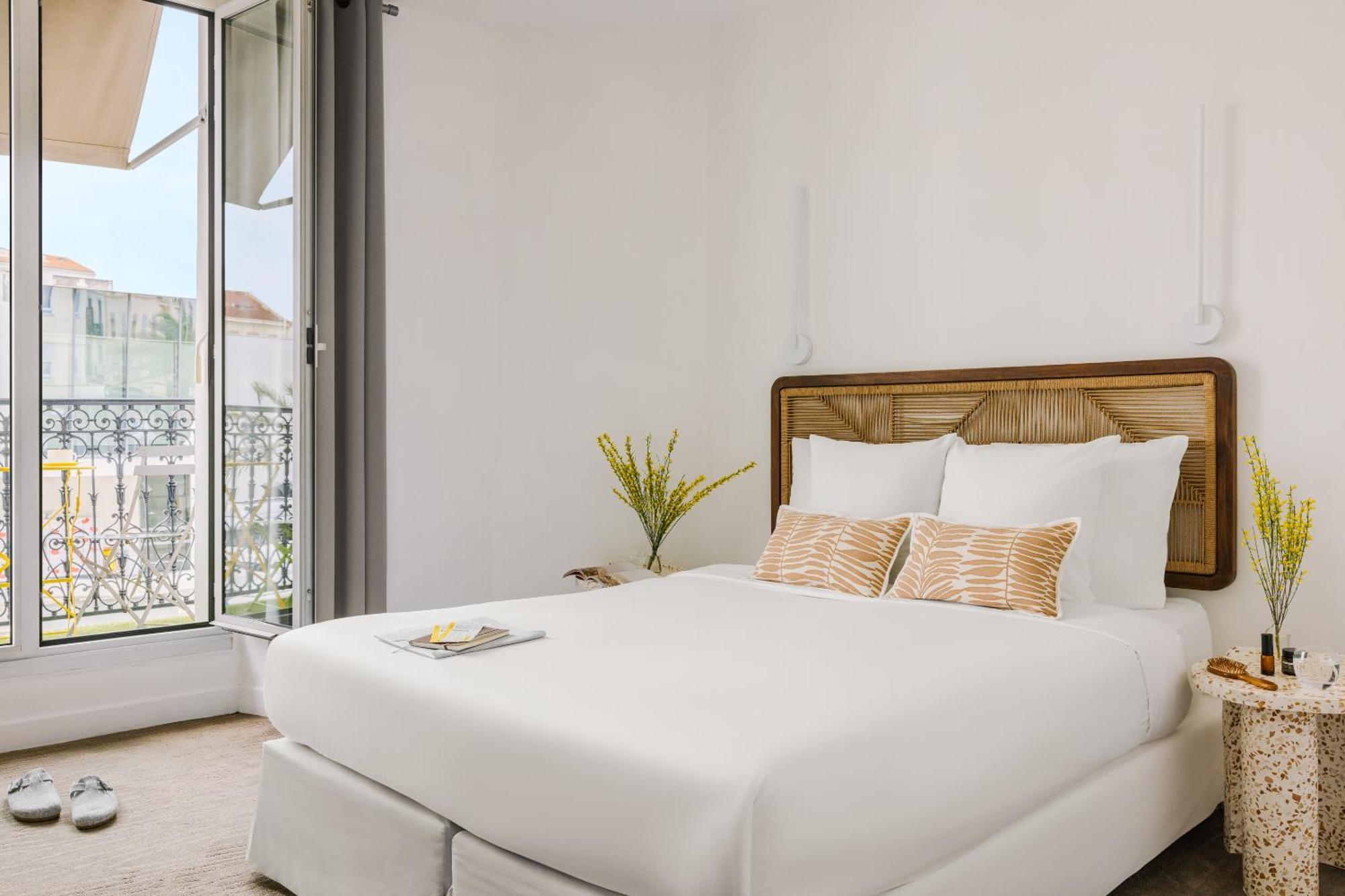 Yelo Lumiere Powered By Sonder Hotel คานส์ ภายนอก รูปภาพ